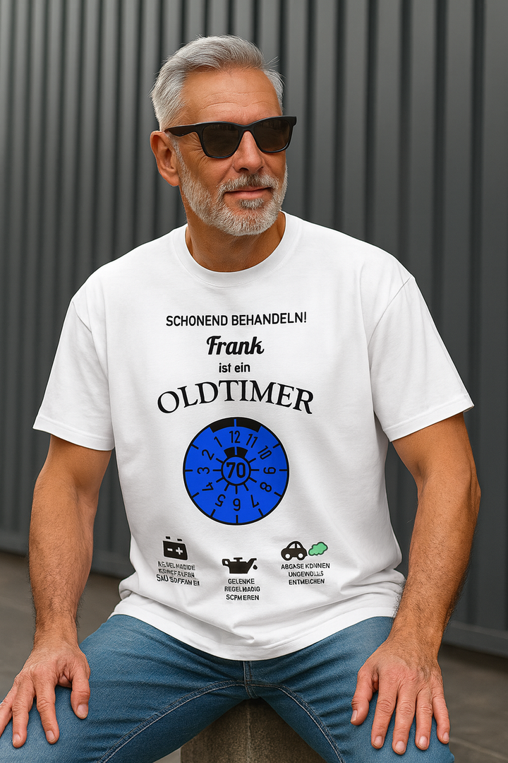 "Oldtimer-Plakette" Premium T-Shirt Personalisierbar